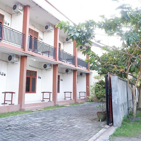 Reddoorz At Bale Eja Syariah Senggigi Apartamento Montongbuwoh Exterior foto