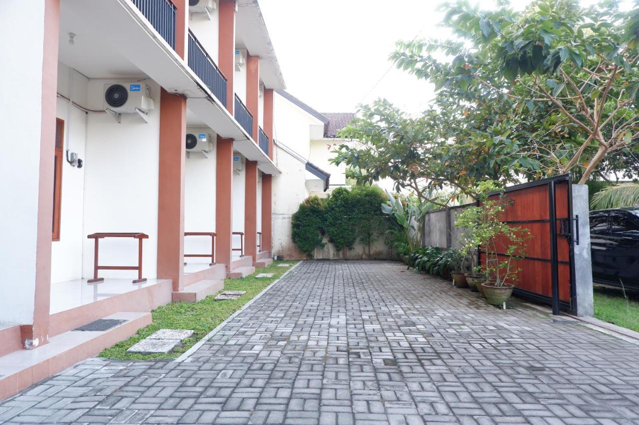 Reddoorz At Bale Eja Syariah Senggigi Apartamento Montongbuwoh Exterior foto