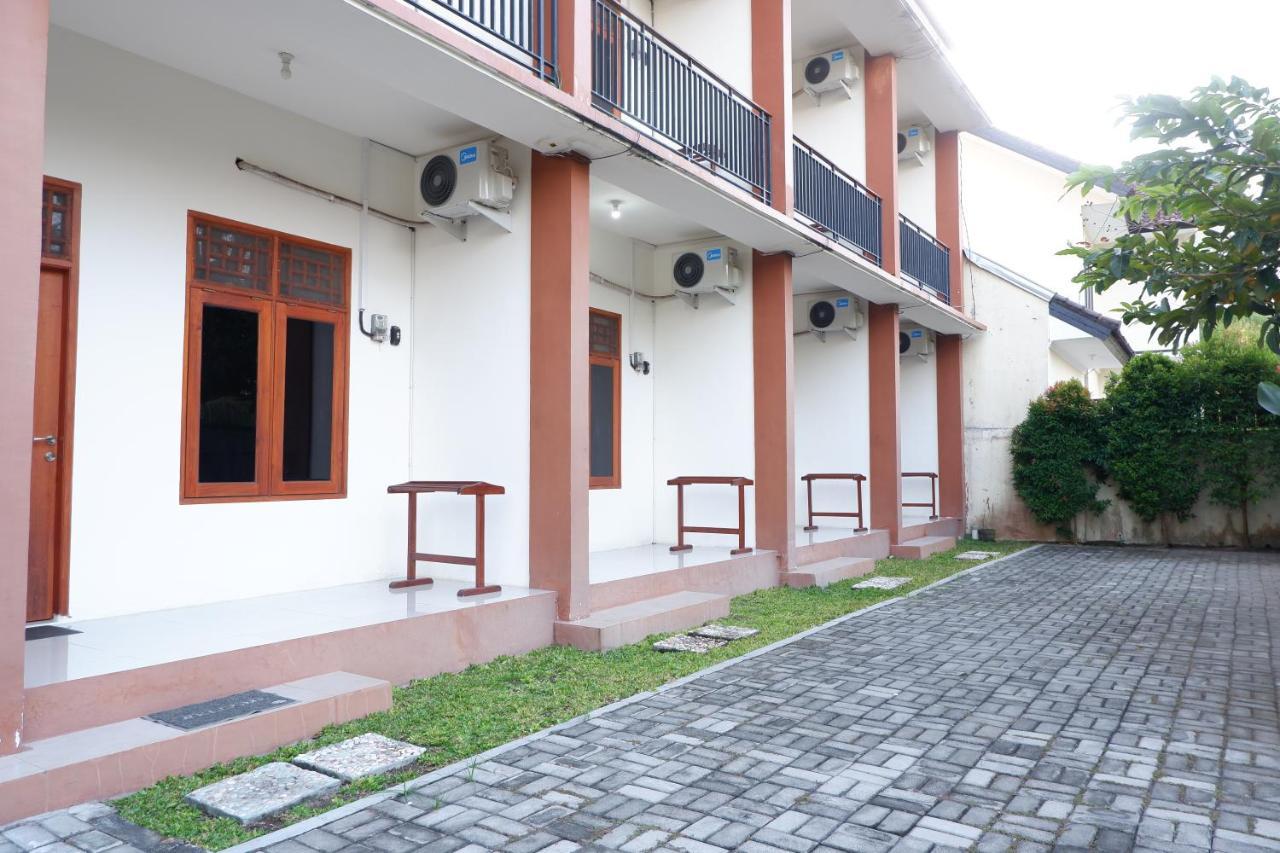Reddoorz At Bale Eja Syariah Senggigi Apartamento Montongbuwoh Exterior foto