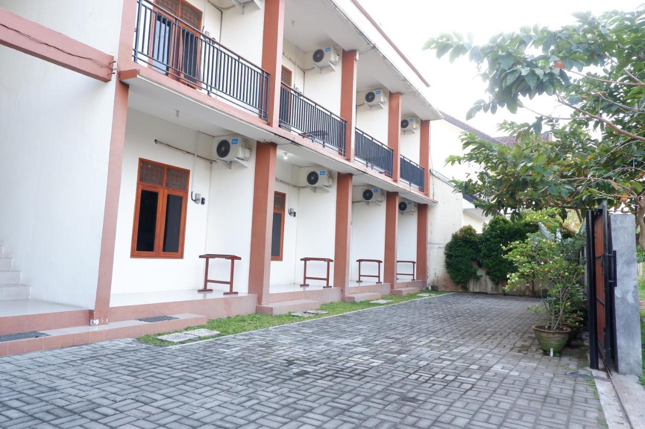 Reddoorz At Bale Eja Syariah Senggigi Apartamento Montongbuwoh Exterior foto